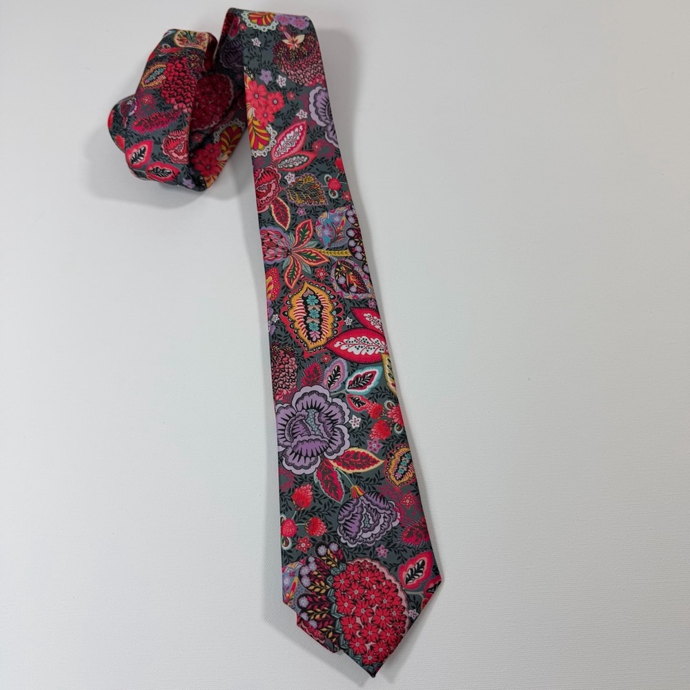 Green & Pink Floral Motif Silk-Like Tie
